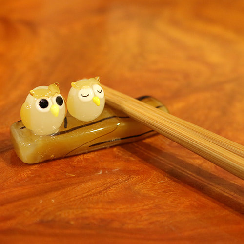owl chopstick set A for sale at the owl cafe harajuku